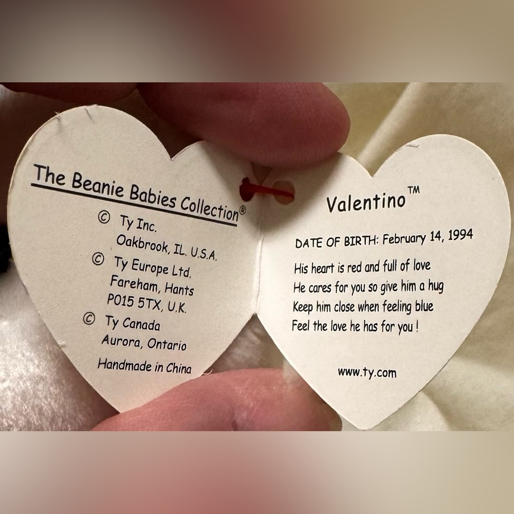 Valentino RARE Beanie, with Brown Nose, and tag errors - Picture 3 of 3